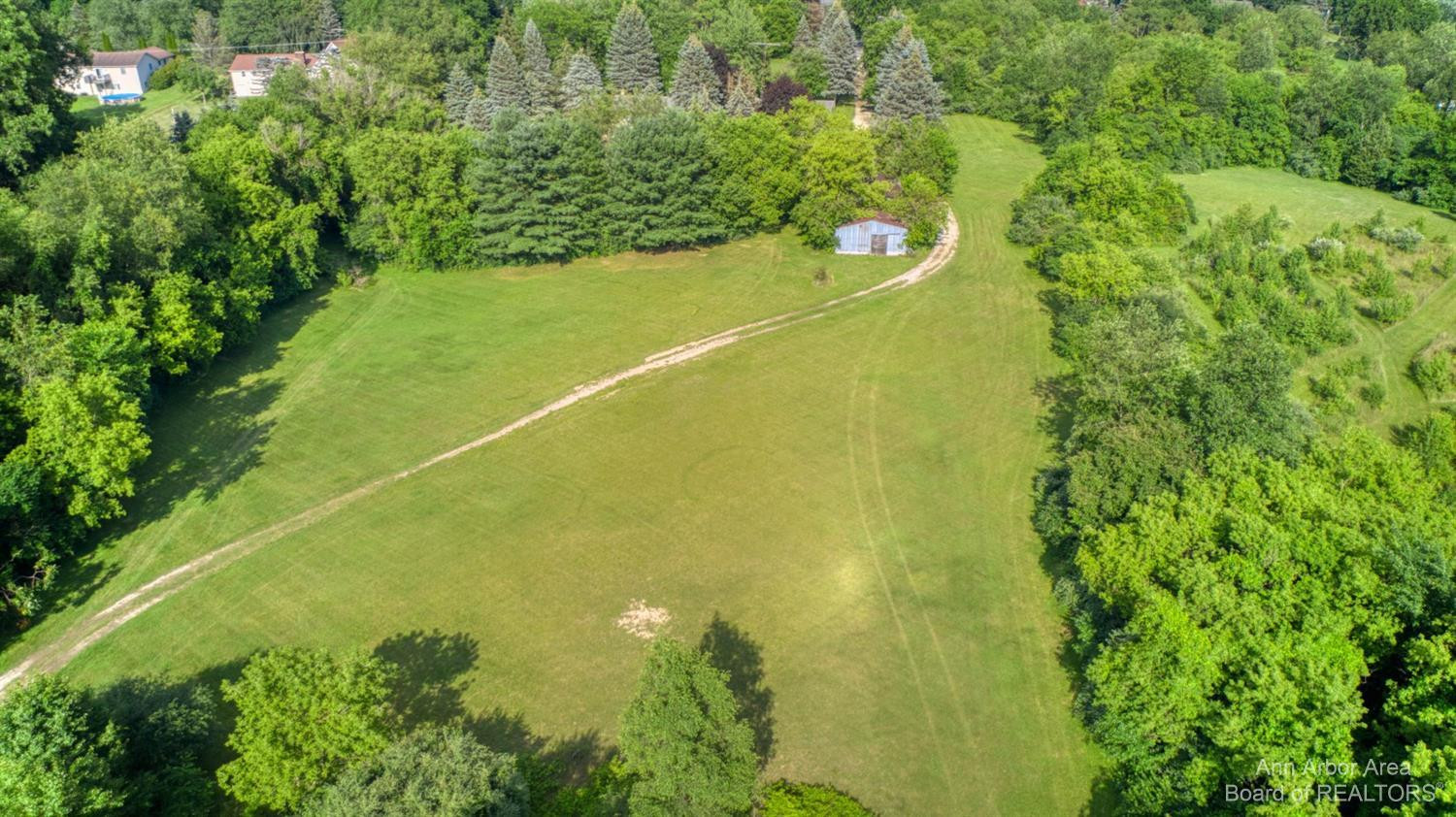 9464 Moon Road Saline, MI 48176 - Photo 8 of 43 Photo 8