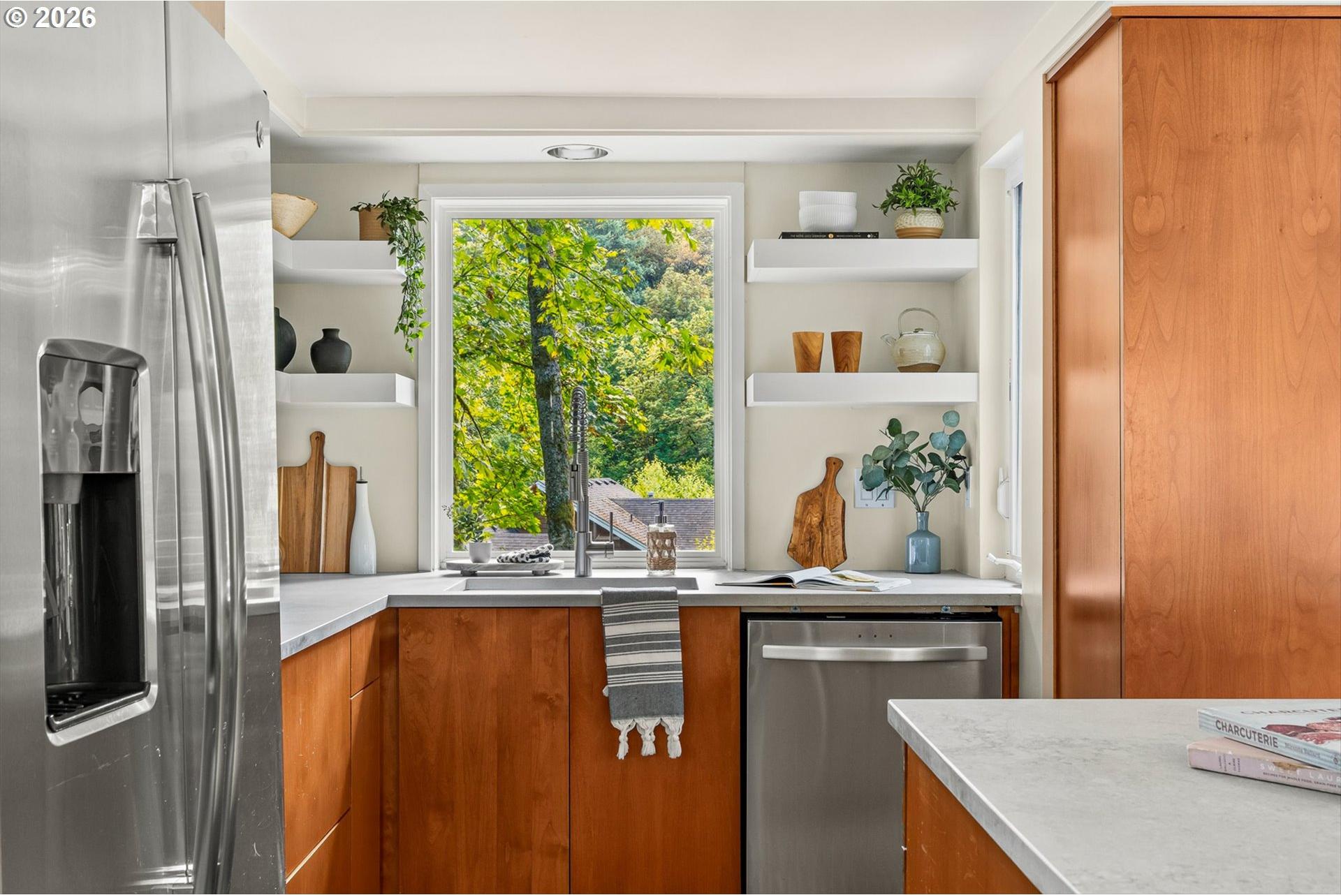 4915 Southwest Barnes Road Portland, OR 97221 - Photo 14 of 42 Gallery Image 14