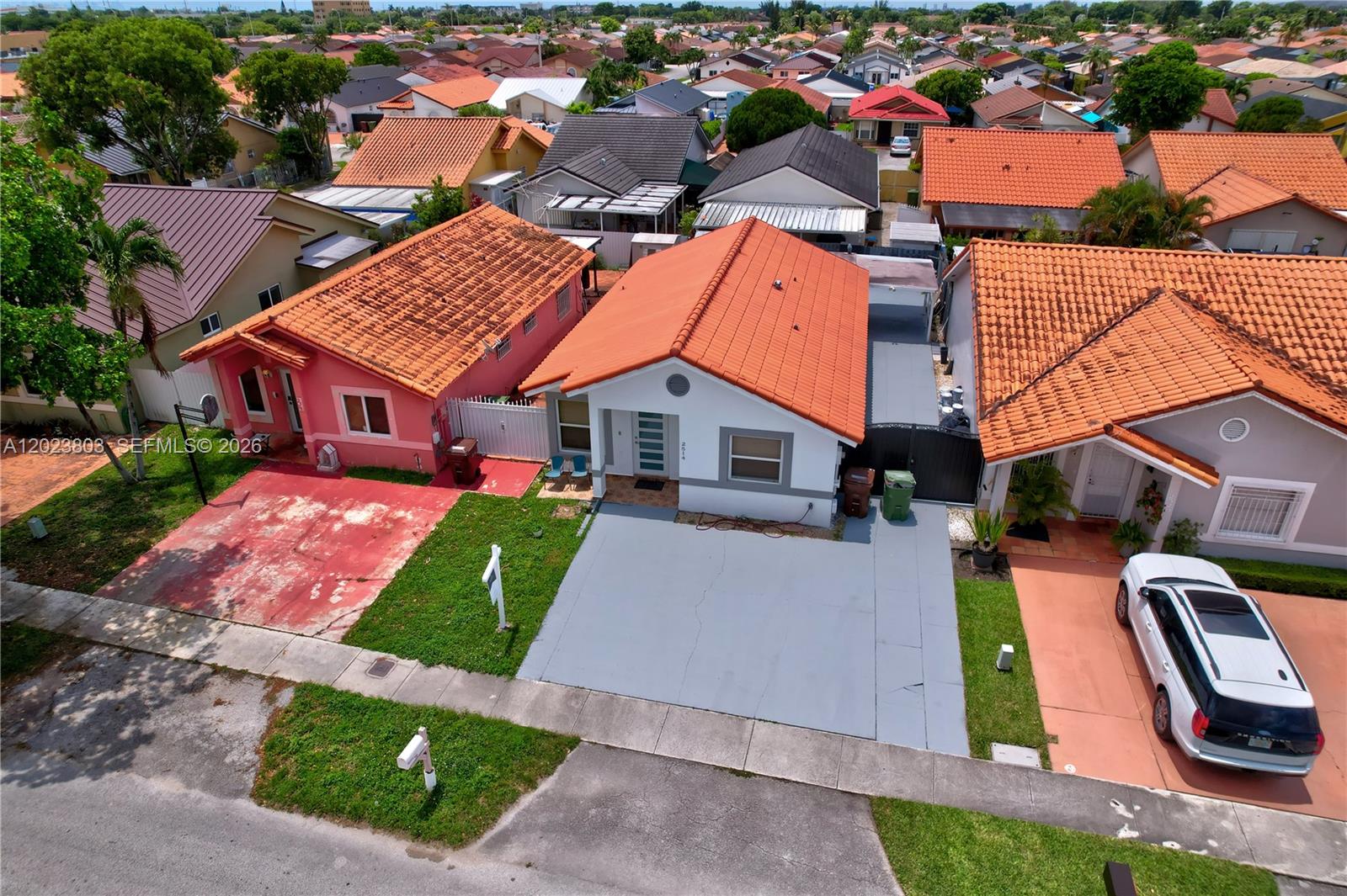2514 West 74th Street Hialeah, FL 33016 - Photo 2 of 26