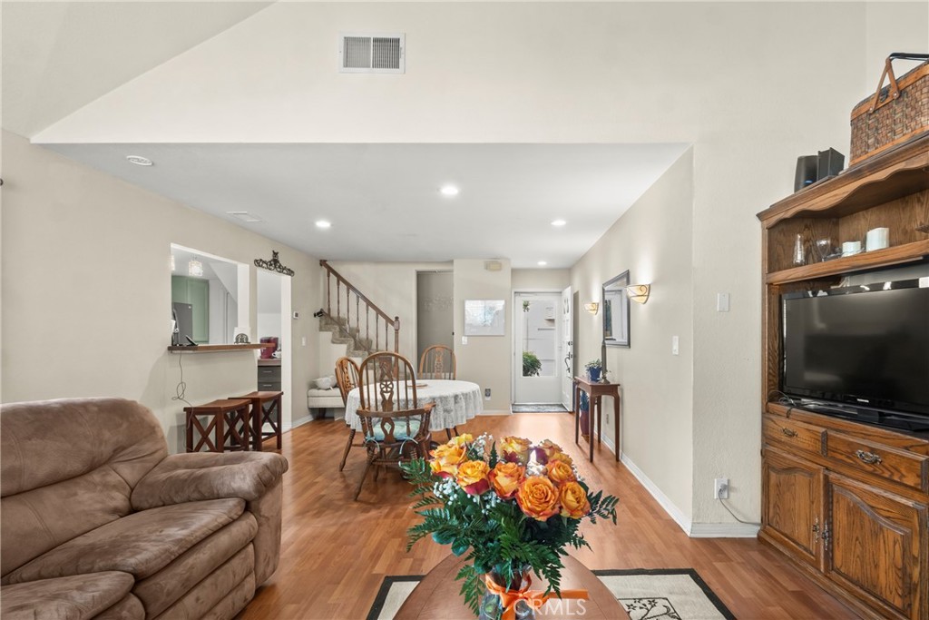 1866 Rory Lane, Unit 5 Simi Valley, CA 93063 - Photo 5 of 36