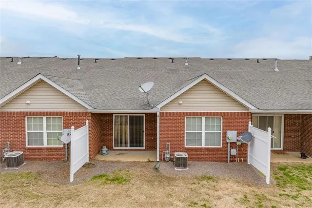 $1,900 | 453 Tara Commons Circle, Loganville, GA 30052