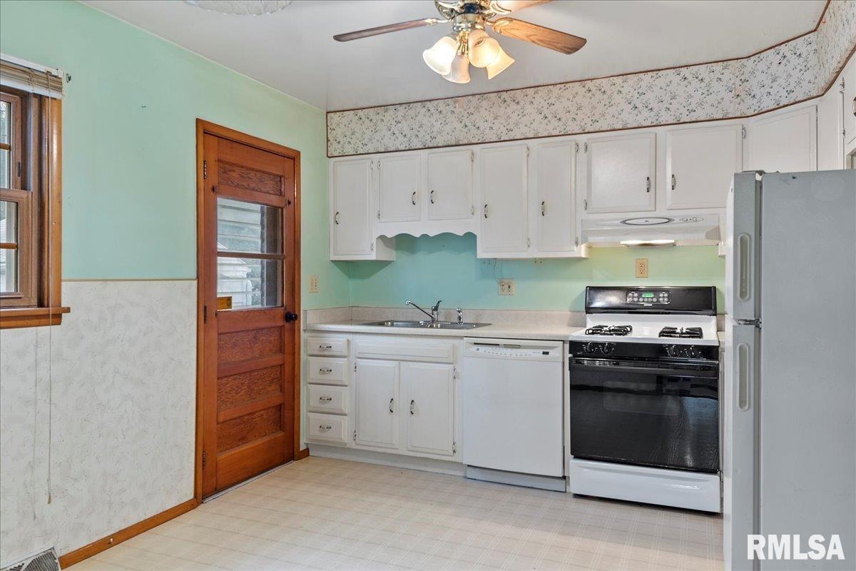 204 Highland Avenue Springfield, IL 62704 - Photo 8 of 28 Gallery Image 8