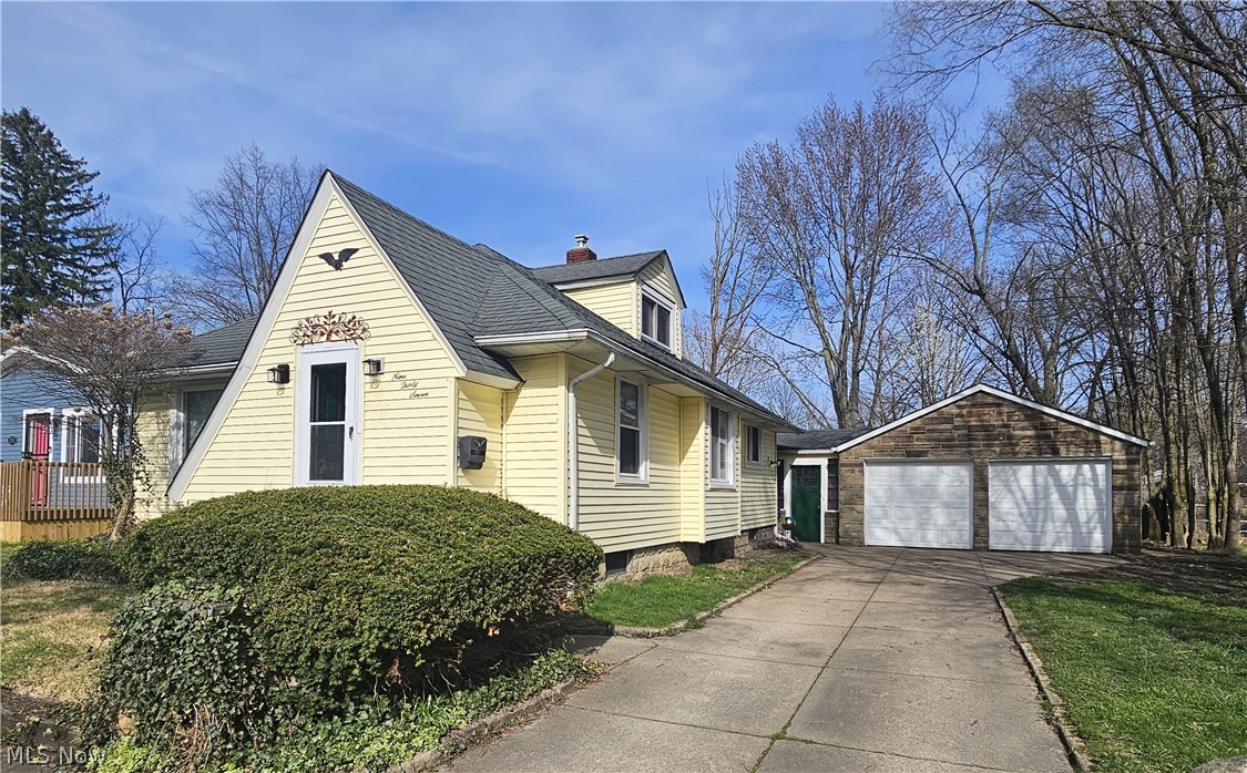 937 Clement Street Akron, OH 44306 - Photo 1 of 19