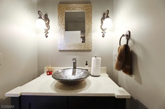 $1,840,000 | 20 Smithfield Road, Lebanon, NJ 08833