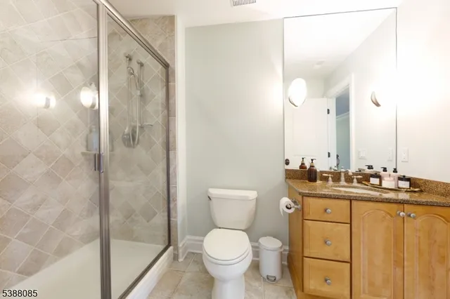 $1,840,000 | 20 Smithfield Road, Lebanon, NJ 08833