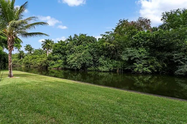 $128,900 | 103 Royal Park Drive, Unit 1E, Oakland Park, FL 33309