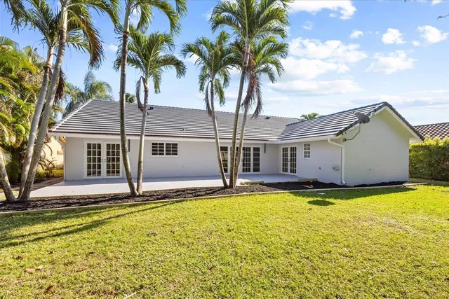 $657,500 | 9791 Sun Pointe Drive, Boynton Beach, FL 33437
