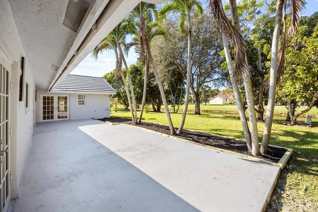 $657,500 | 9791 Sun Pointe Drive, Boynton Beach, FL 33437
