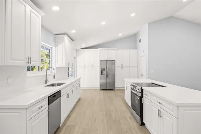 $657,500 | 9791 Sun Pointe Drive, Boynton Beach, FL 33437