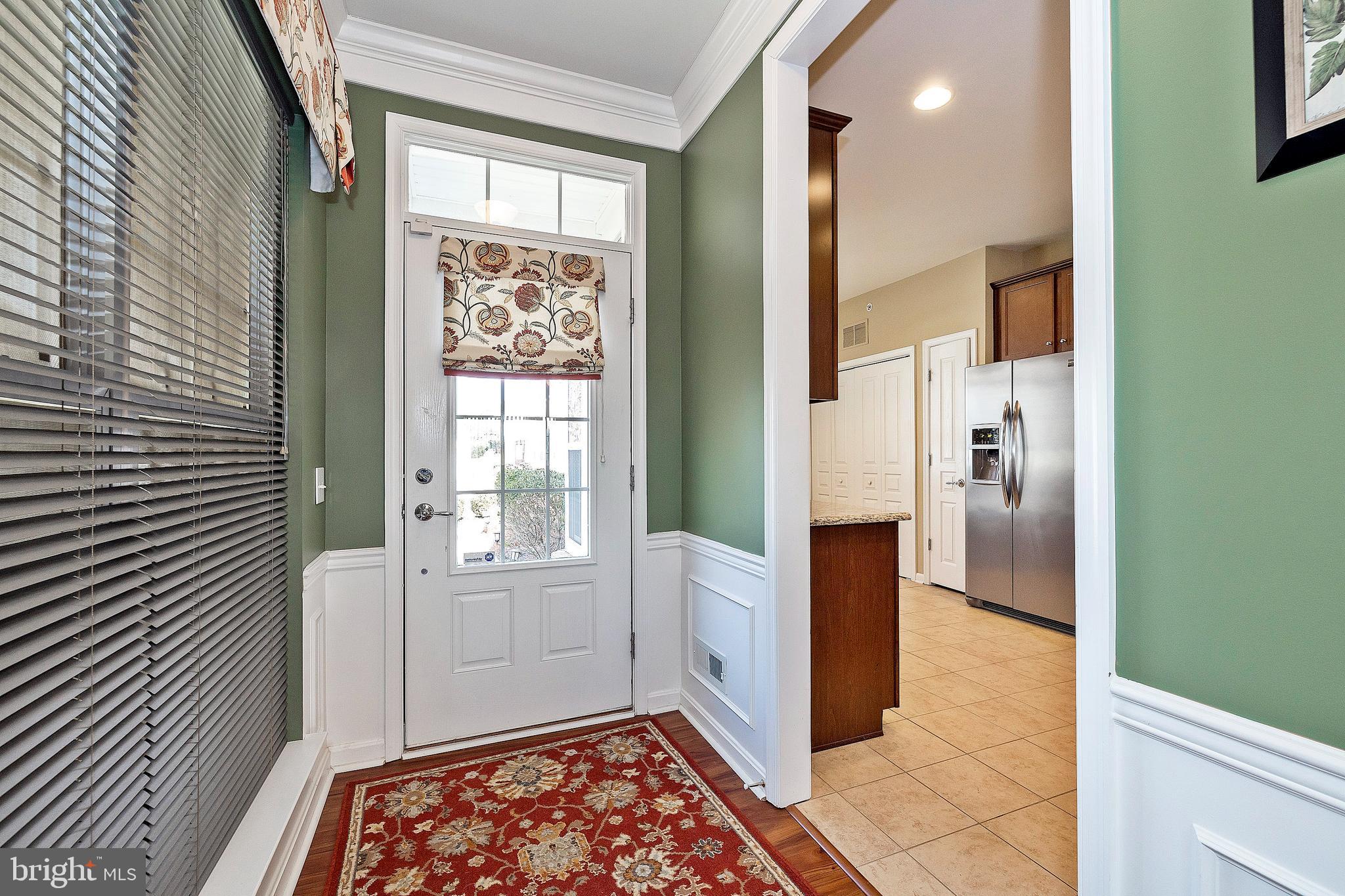 580 Prizer Court Downingtown, PA 19335 - Photo 6 of 37 Foyer