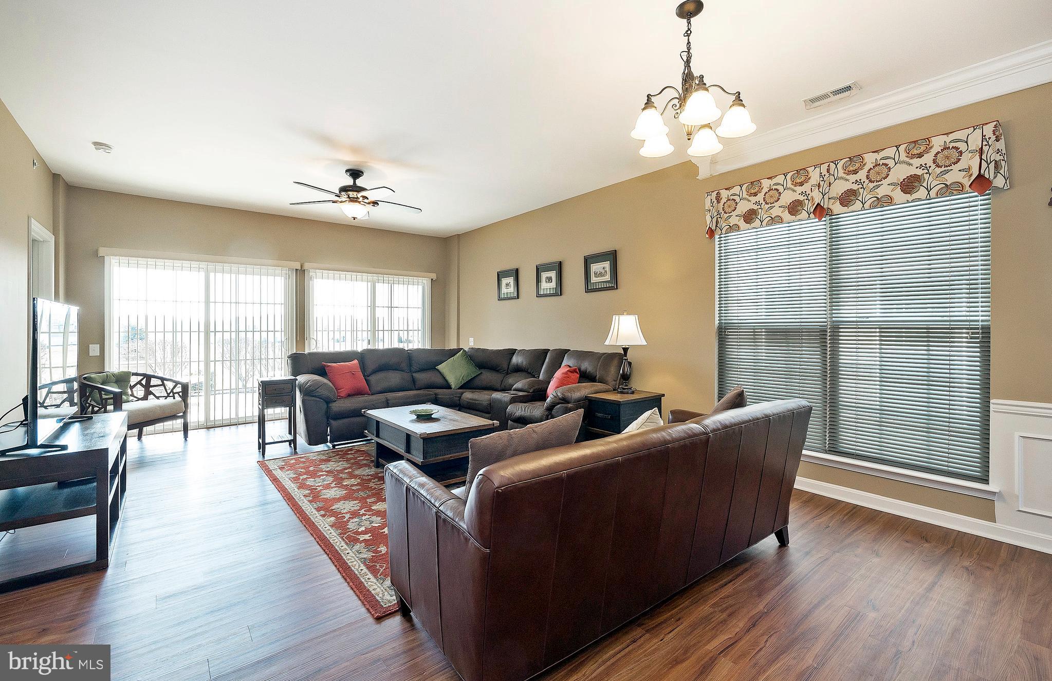 580 Prizer Court Downingtown, PA 19335 - Photo 7 of 37 Living Room/Dining Room
