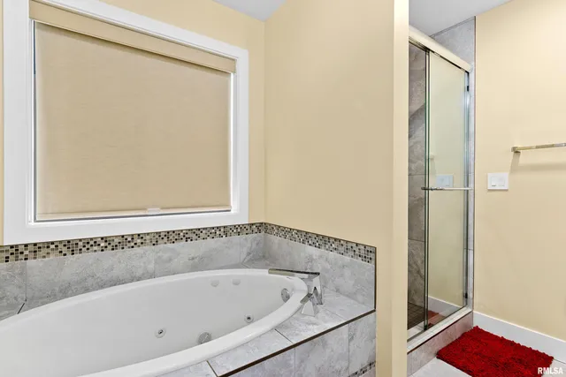 $575,000 | 2817 West Lake Trail Court, Dunlap, IL 61525