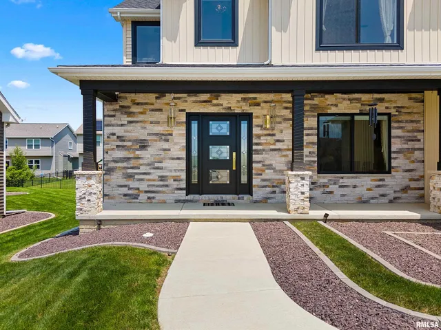 $575,000 | 2817 West Lake Trail Court, Dunlap, IL 61525