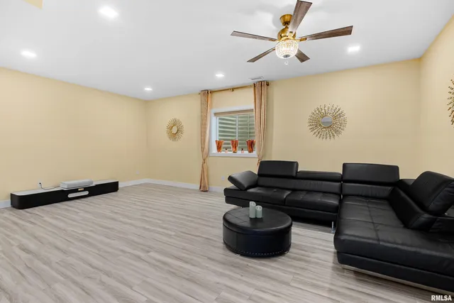 $575,000 | 2817 West Lake Trail Court, Dunlap, IL 61525