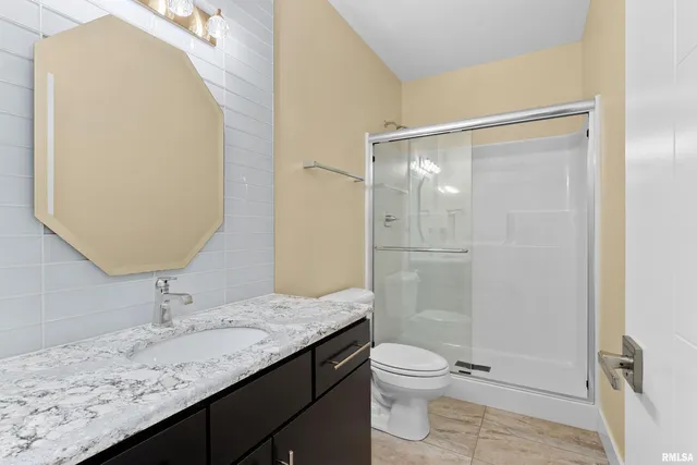 $575,000 | 2817 West Lake Trail Court, Dunlap, IL 61525