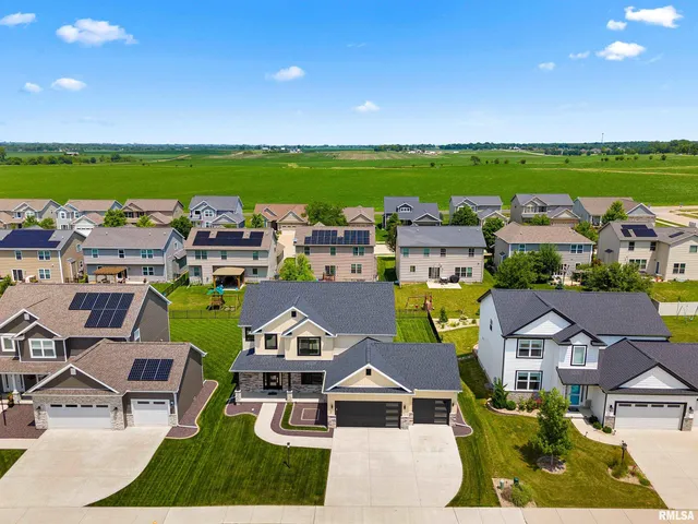 $575,000 | 2817 West Lake Trail Court, Dunlap, IL 61525