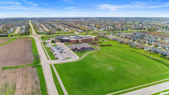 $575,000 | 2817 West Lake Trail Court, Dunlap, IL 61525