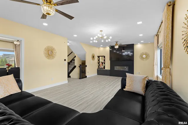 $575,000 | 2817 West Lake Trail Court, Dunlap, IL 61525