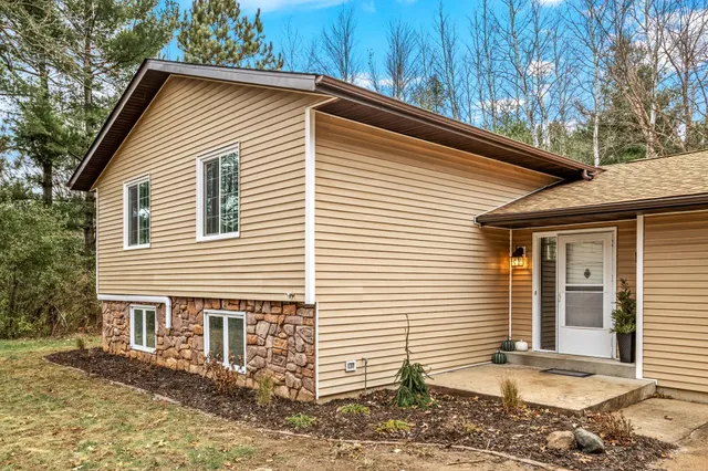 $349,900 | E2950 Benrud Lane, Eau Claire, WI 54701