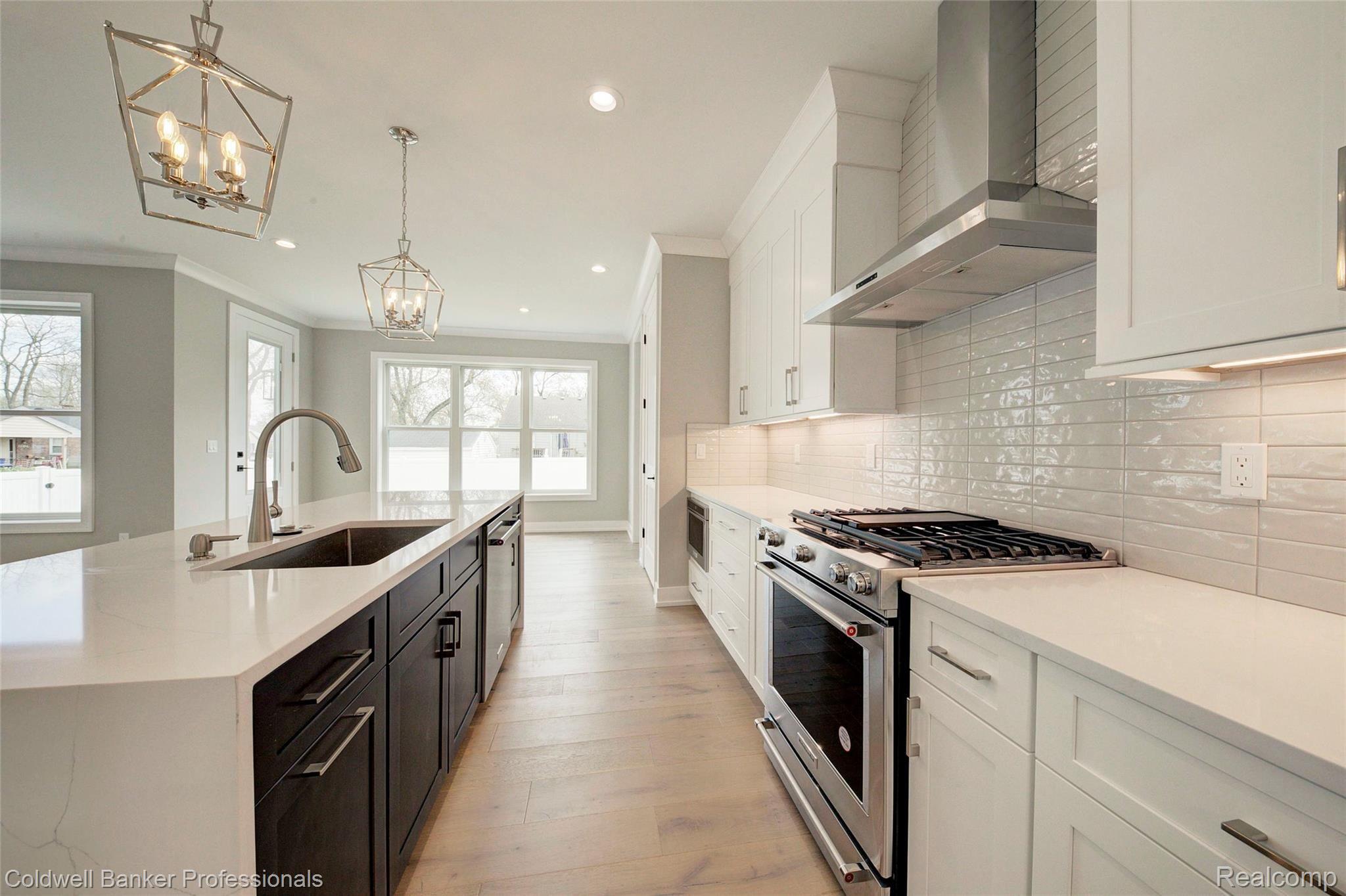 4101 Buckingham Road Royal Oak, MI 48073 - Photo 23 of 82 4H8A6835_6_7.jpg
