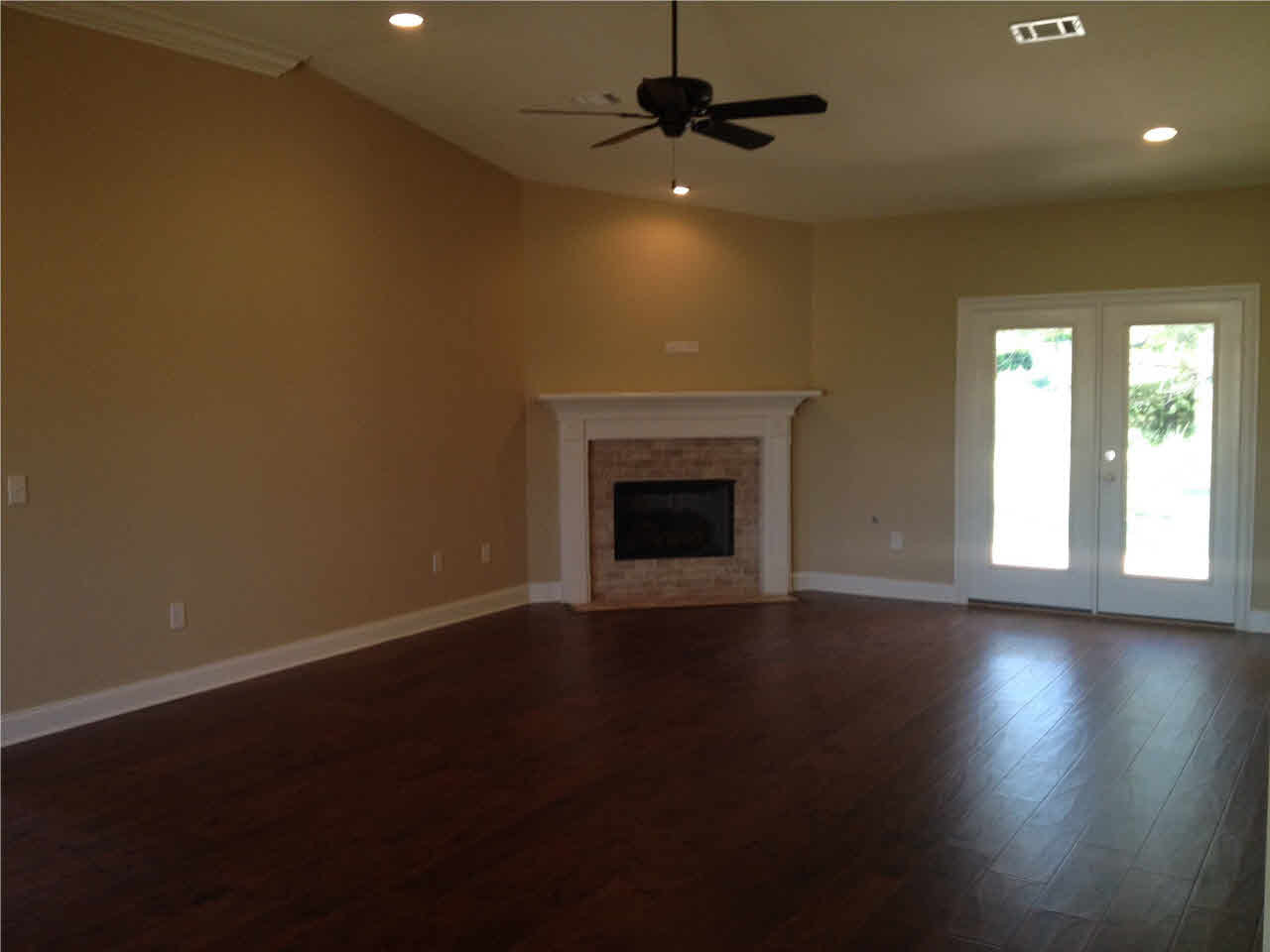 1843 August Bend Madison, MS 39110 - Photo 6 of 12 Living Room