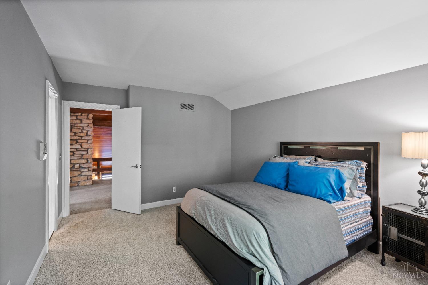2884 Lower Grandin Road Cincinnati, OH 45208 - Photo 26 of 50 Gallery Image 26