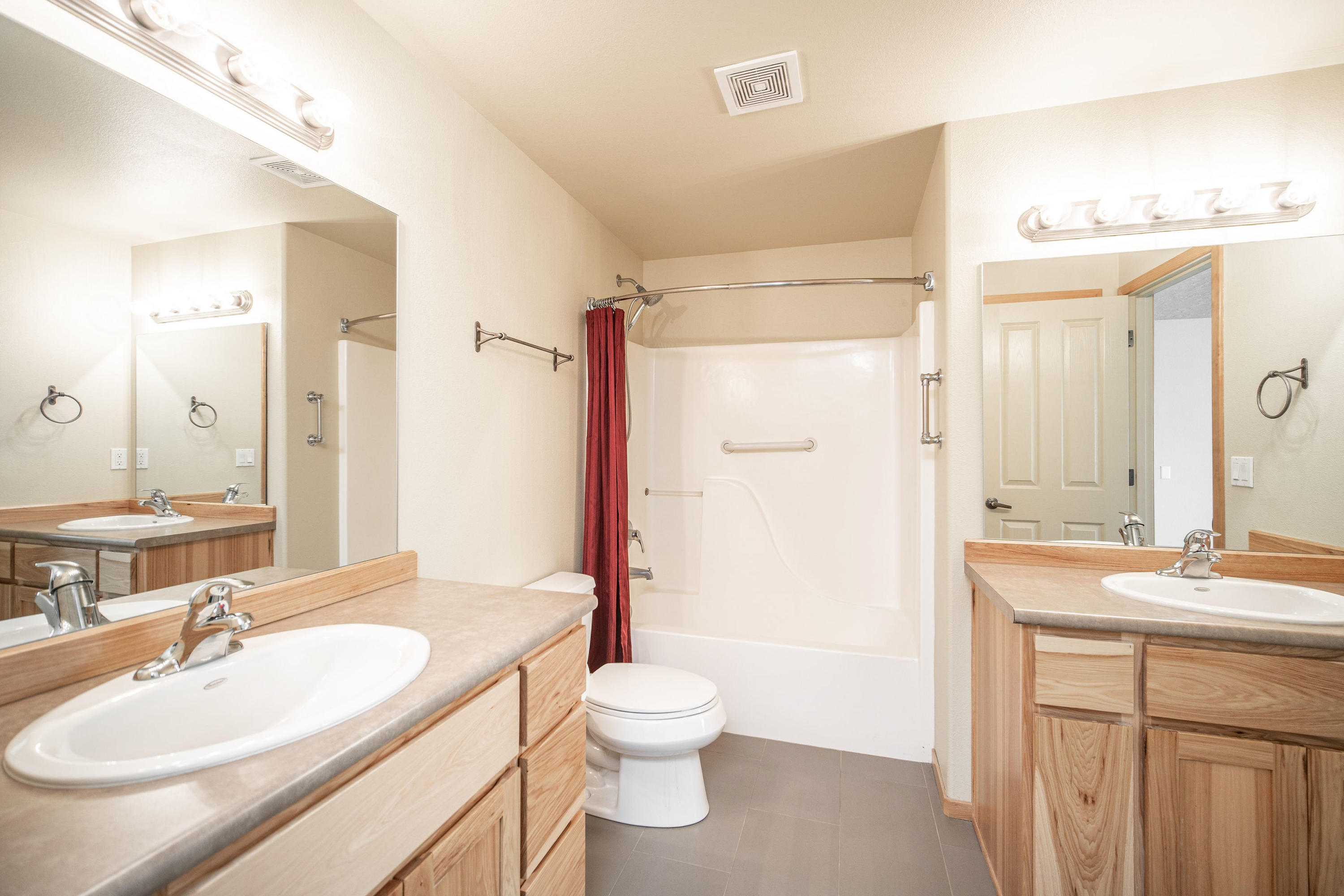 20585 Prospector Loop Bend, OR 97702 - Photo 12 of 21 Master Bathroom
