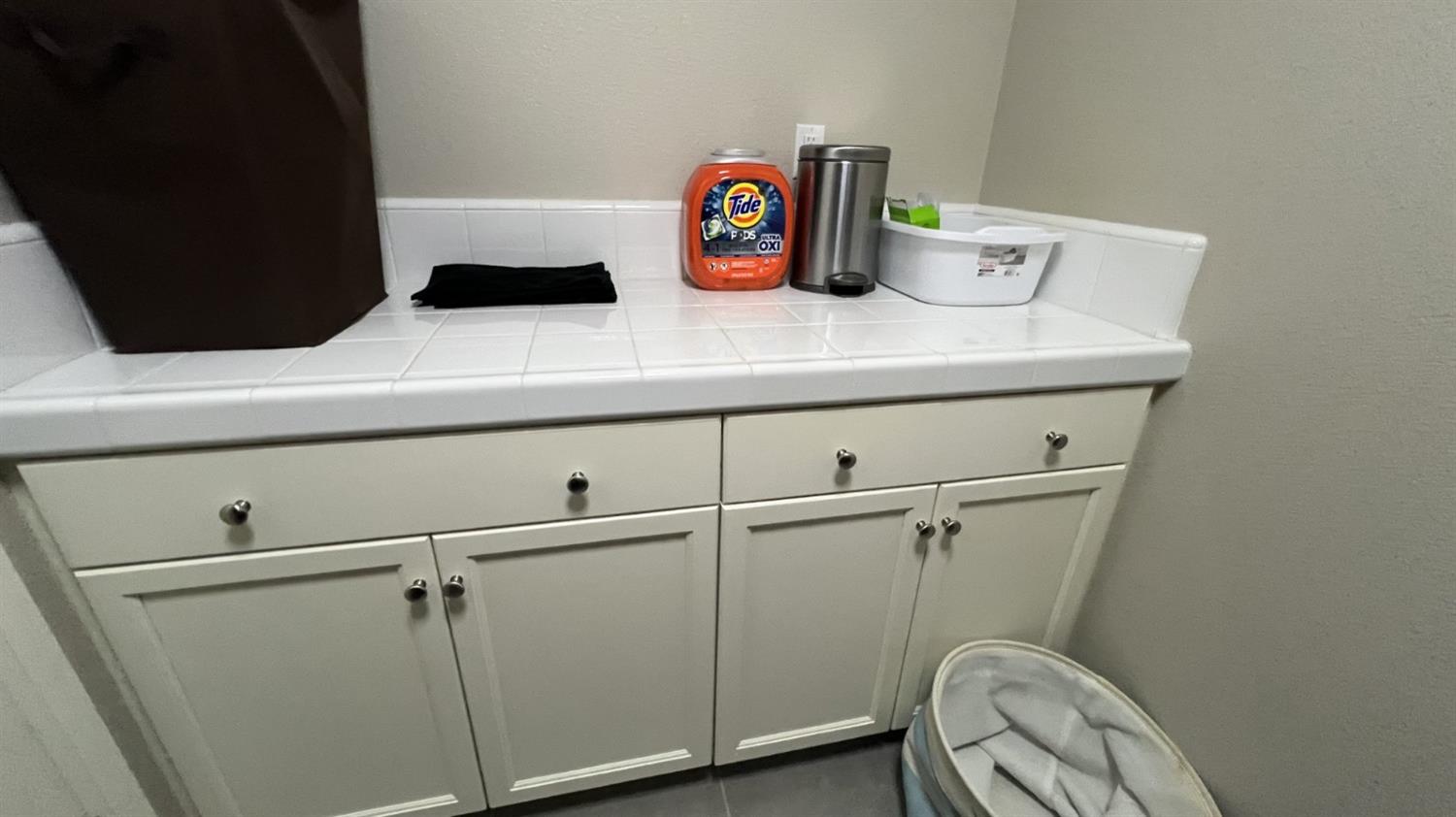 3525 Cordova Avenue Clovis, CA 93619 - Photo 20 of 35 a close view of light fixtures