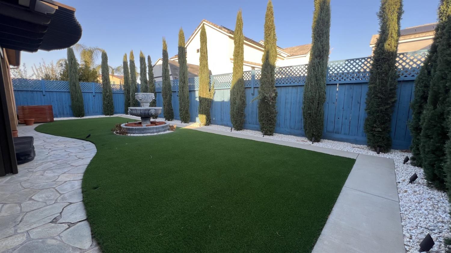 3525 Cordova Avenue Clovis, CA 93619 - Photo 29 of 35 a view of a house with backyard and sitting area