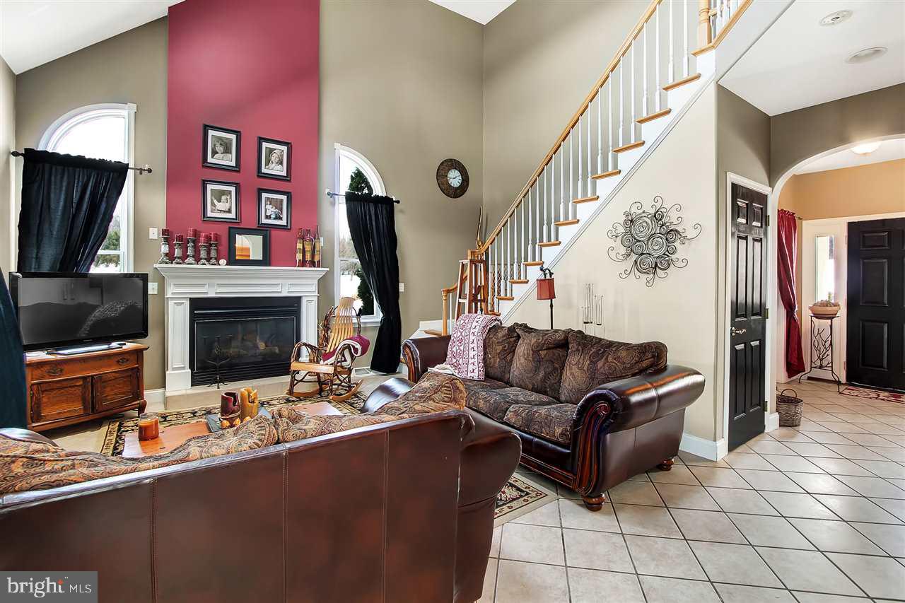 6619 Shellborne Ln Spring Grove Pa Spring Grove, PA 17362 - Photo 3 of 21