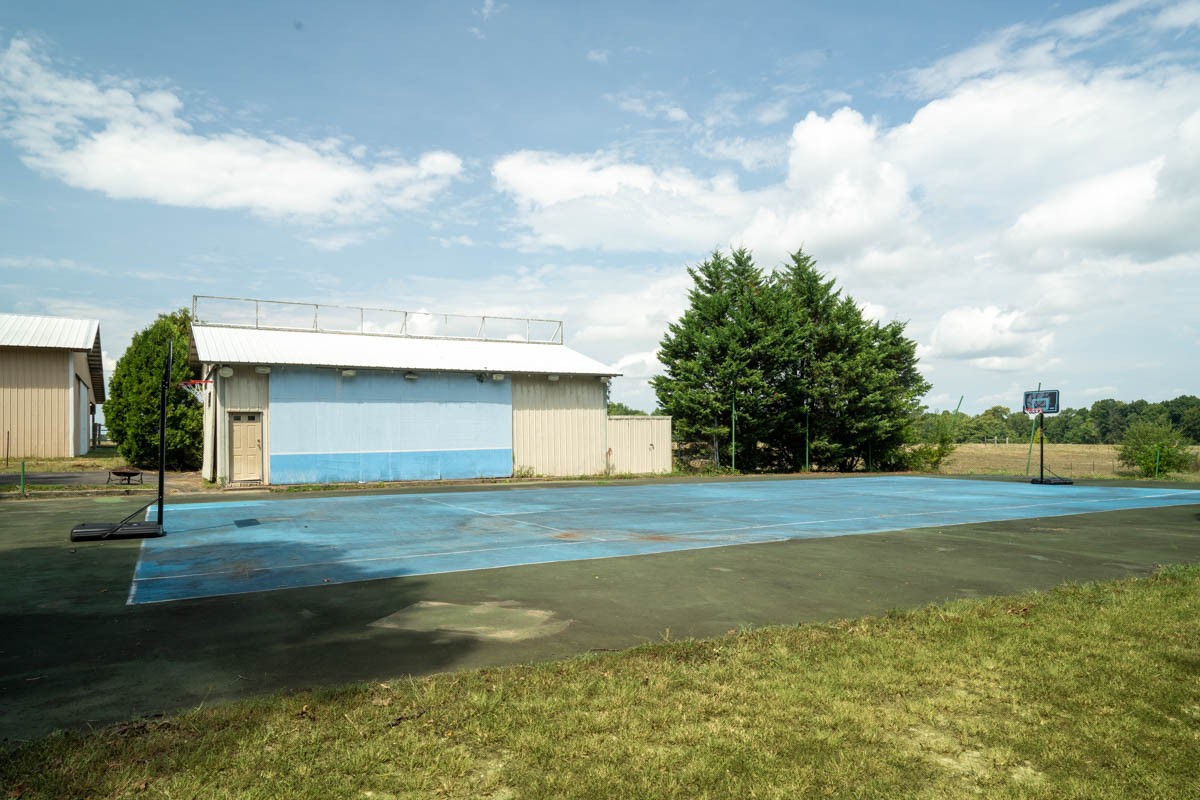 1157 Morgan Road Lafayette, TN 37083 - Photo 34 of 45 a view of a backyard