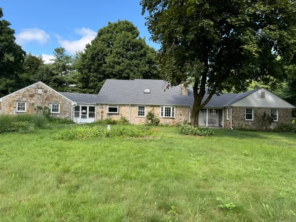$2,900 | 40 South Main Street, East Windsor, CT 06088