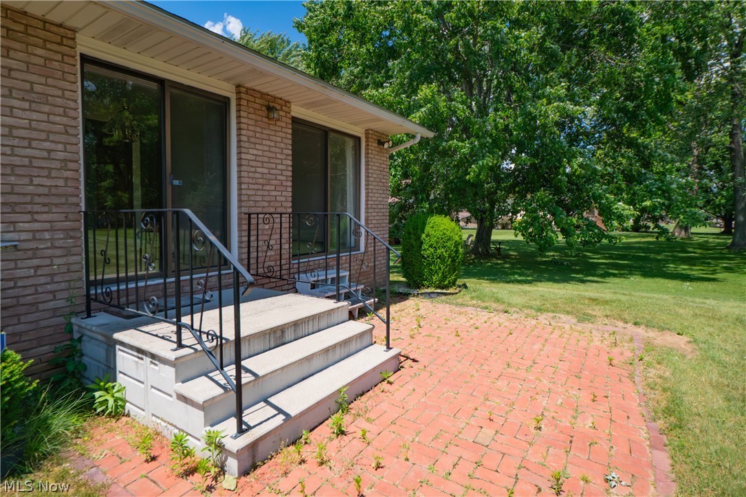 2421 Fairview Road Uniontown, OH 44685 - Photo 32 of 40
