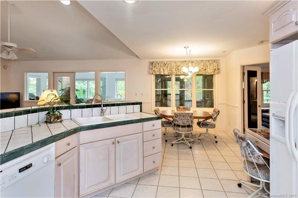 548 Quail Ridge Road Lake Lure, NC 28746 - Photo 12 of 35 Gallery Image 12