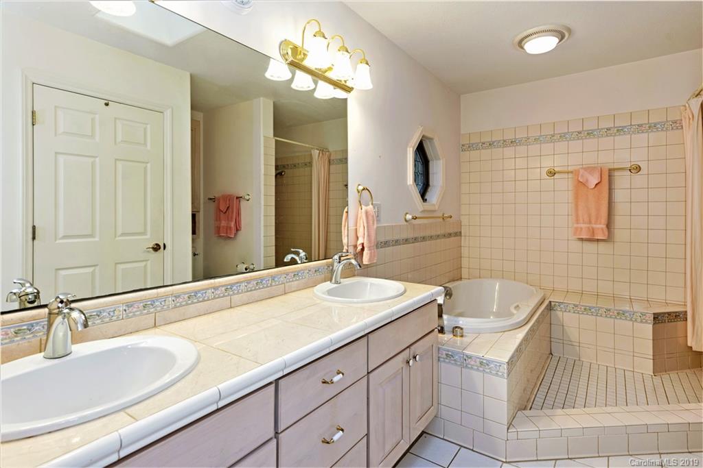 548 Quail Ridge Road Lake Lure, NC 28746 - Photo 16 of 35 Gallery Image 16