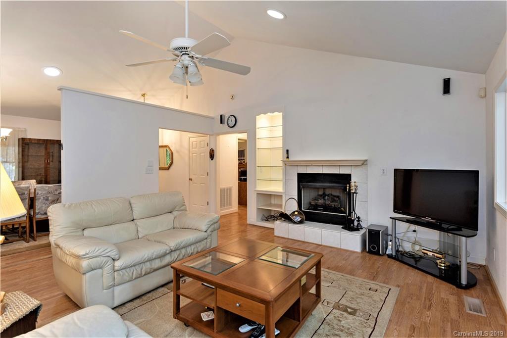 548 Quail Ridge Road Lake Lure, NC 28746 - Photo 4 of 35 Gallery Image 4
