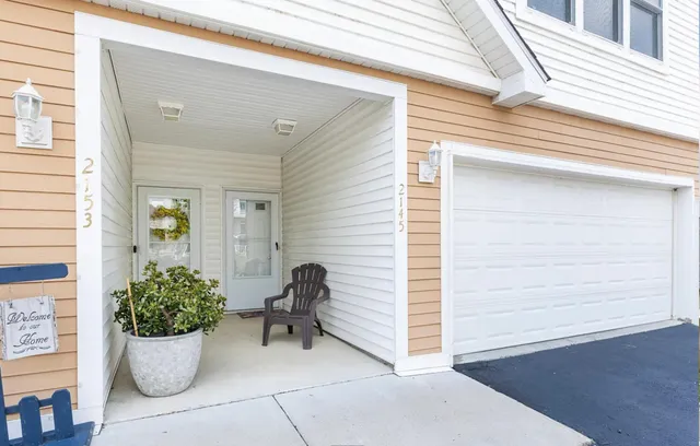 $2,050 | 2145 Old School Road, Mound, MN 55364