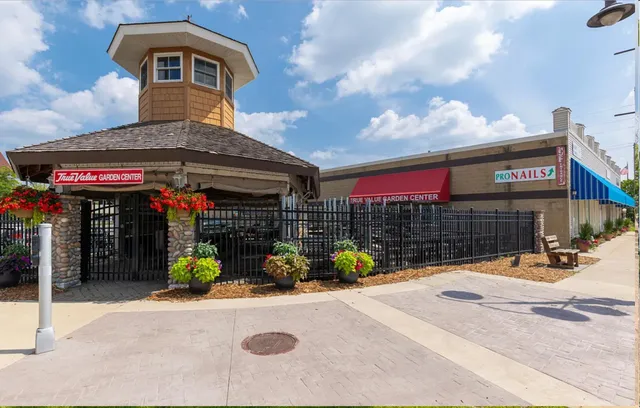 $2,050 | 2145 Old School Road, Mound, MN 55364