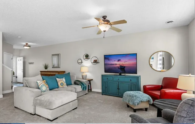 $2,050 | 2145 Old School Road, Mound, MN 55364