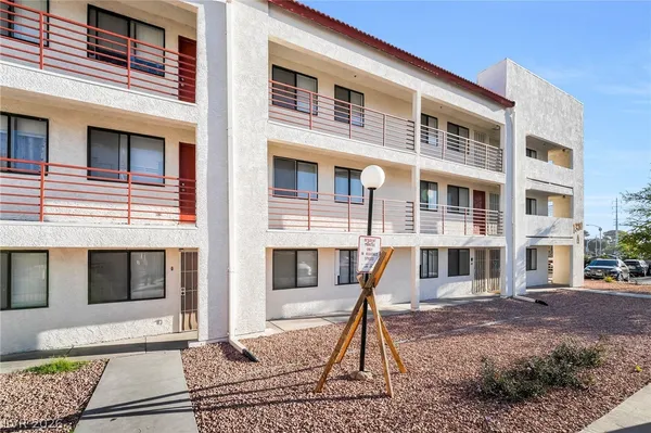 $700 | 1381 East University Avenue, Unit 204, Las Vegas, NV 89119