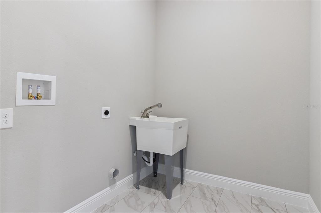 1209 Atlantic Way Kissimmee, FL 34759 - Photo 18 of 20