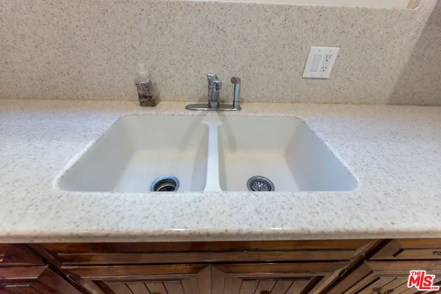 $6,000 | 4360 Kraft Avenue, Studio City, CA 91604