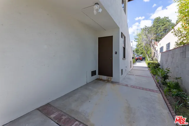 $6,000 | 4360 Kraft Avenue, Studio City, CA 91604