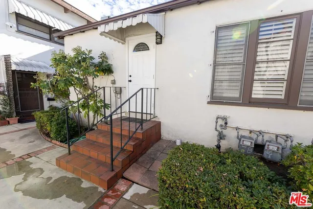 $6,000 | 4360 Kraft Avenue, Studio City, CA 91604