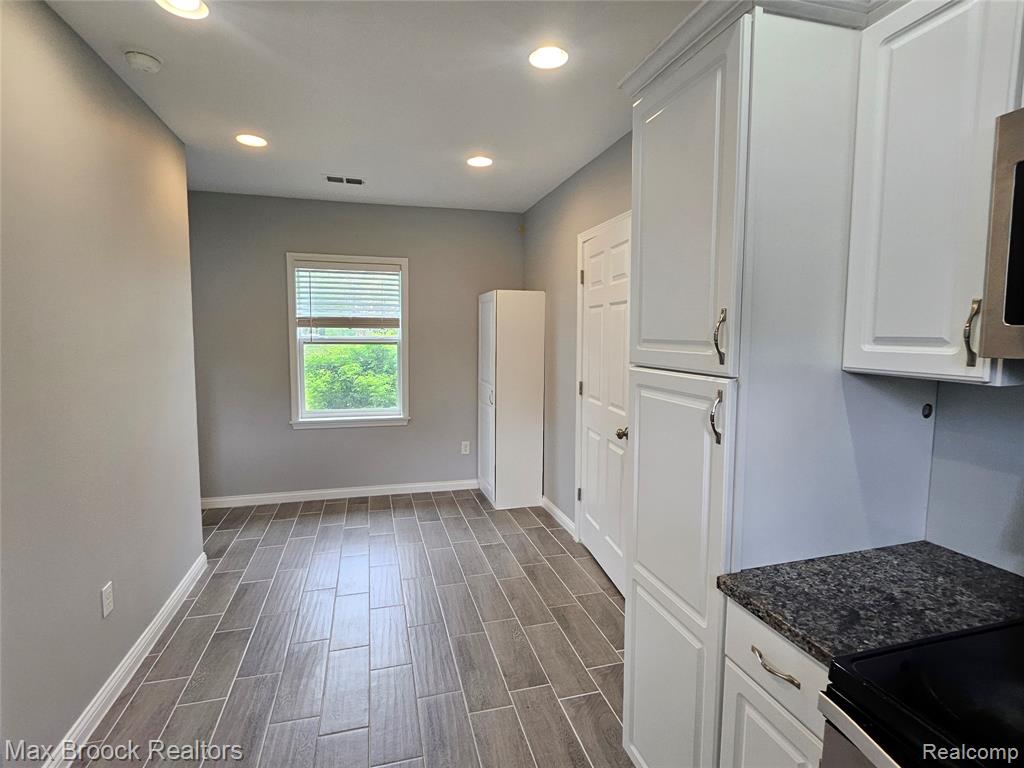 3221 Union Lake Road Commerce Township, MI 48382 - Photo 8 of 20