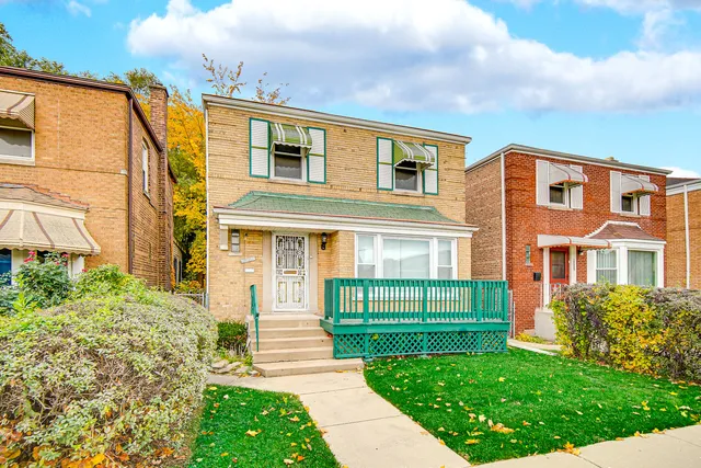 $179,900 | 10626 South Prairie Avenue, Chicago, IL 60628