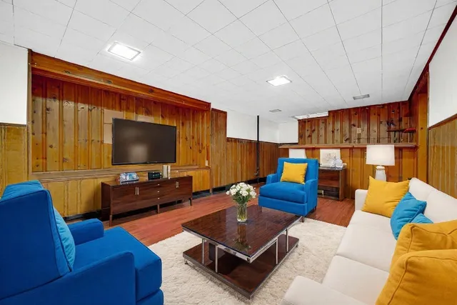 $179,900 | 10626 South Prairie Avenue, Chicago, IL 60628