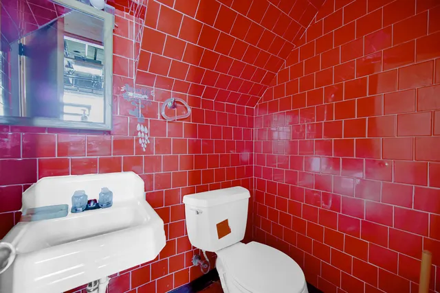 $179,900 | 10626 South Prairie Avenue, Chicago, IL 60628