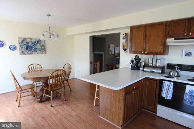 46850 Rabbitrun Terrace Sterling, VA 20164 - Photo 9 of 30 Kitchen