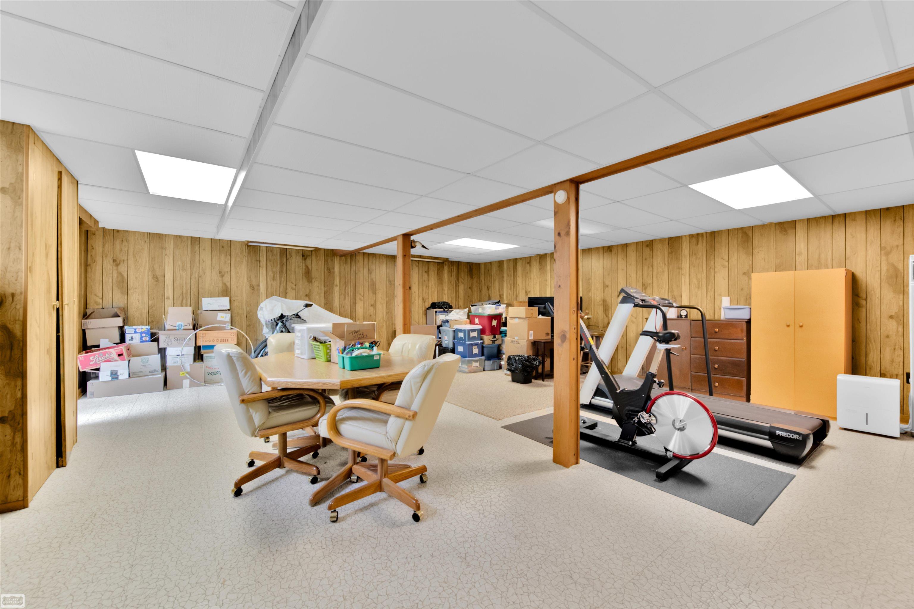 2401 Chalet Drive Rochester, MI 48309 - Photo 34 of 45 50176330-c0ddf488-d6aa-47b3-942f-18e392c1cd0a.JPG